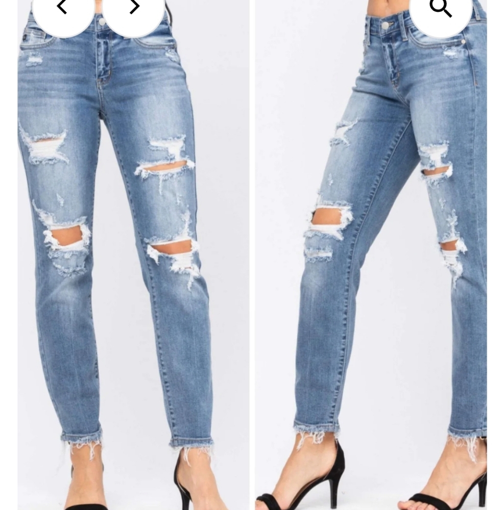Judy Blue Mid Rise Distressed Boyfriend Jeans JB82217